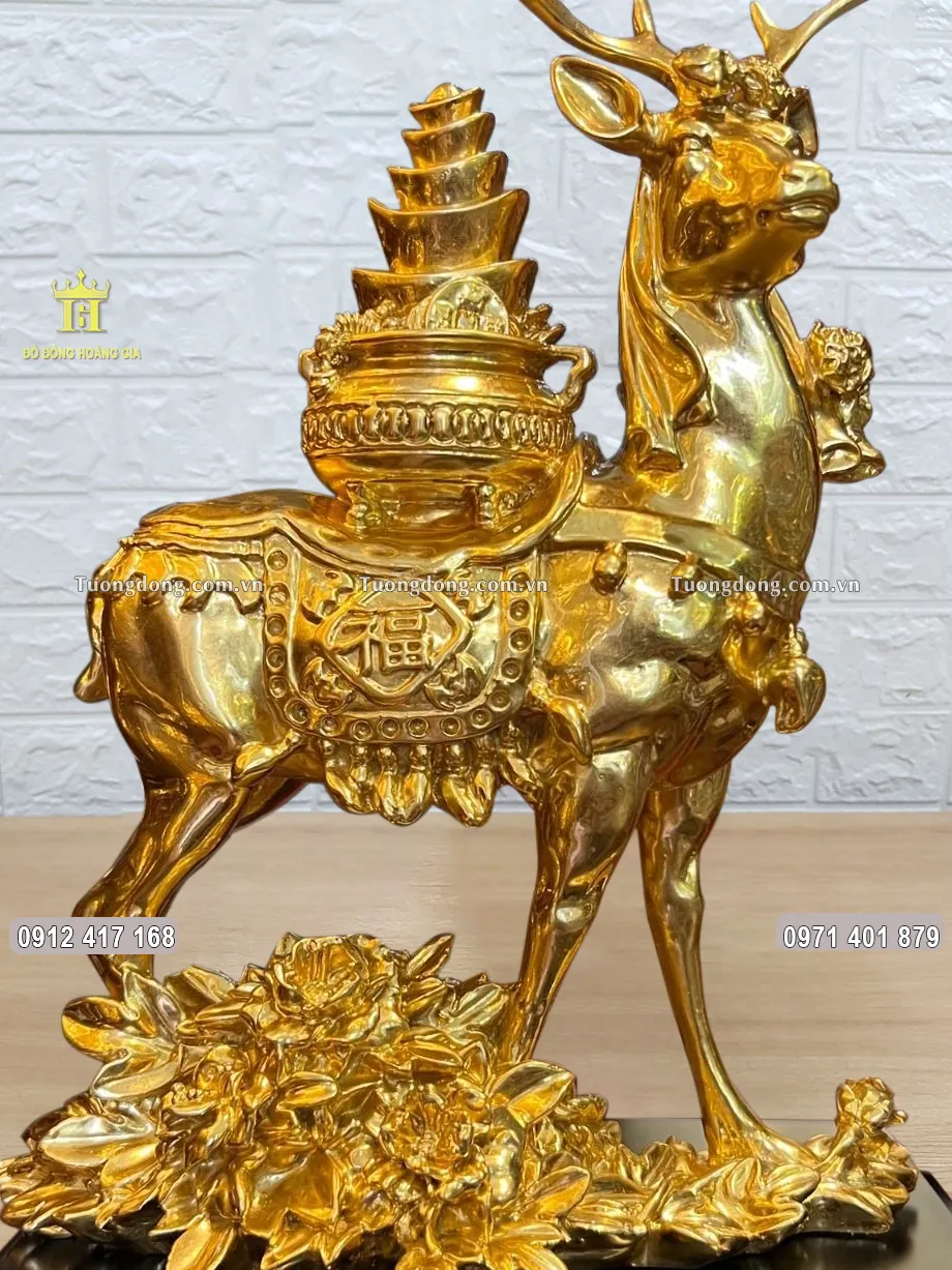 Từng đường nét hoa văn trên vật phẩm được chăm chút tỉ mỉ